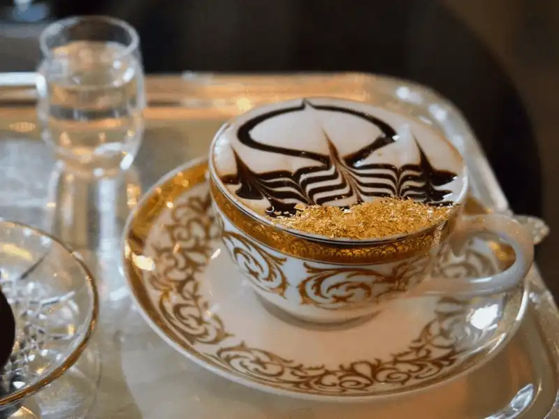 Tạp chí du lịch Wanderlust Tips Điểm danh các món ăn dát vàng xa xỉ nhất thế giới