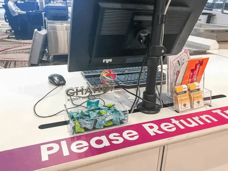 Tạp chí du lịch Wanderlust Tips Ghé thăm sân bay Changi số 1 thế giới