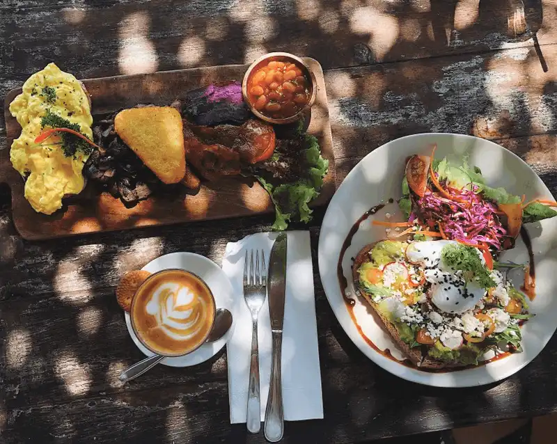 Tạp chí du lịch Wanderlust Tips Gợi ý 5 địa điểm ăn uống hấp dẫn ở Semiyak, Bali