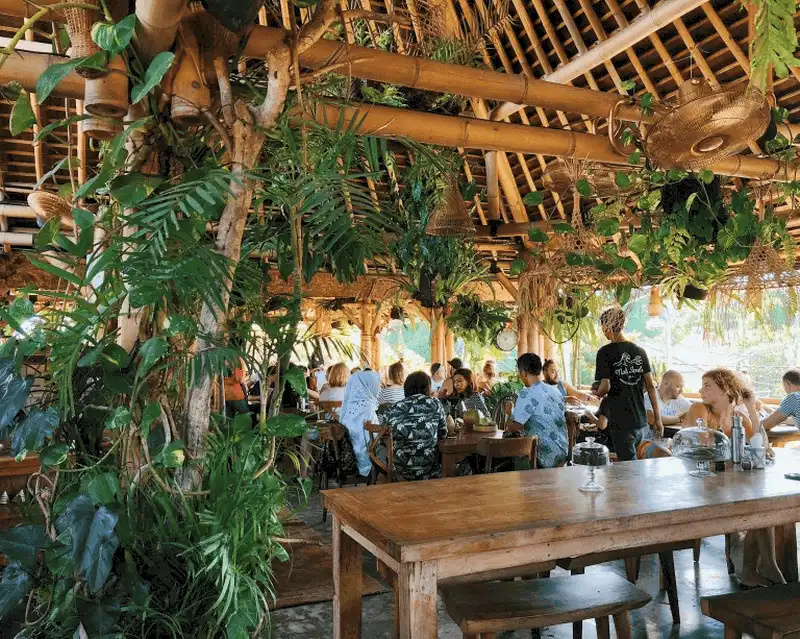 Tạp chí du lịch Wanderlust Tips Gợi ý 5 địa điểm ăn uống hấp dẫn ở Semiyak, Bali