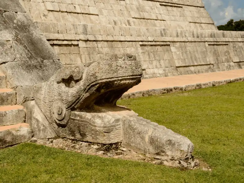 Tạp chí du lịch Wanderlust Tips Khám phá tàn tích của người Maya ở Riviera Maya, Mexico 