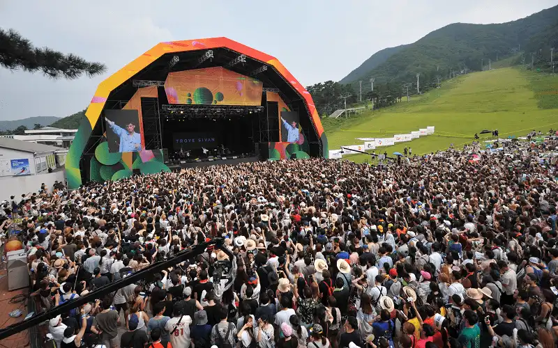 Tạp chí du lịch Wanderlust Tips Khuấy động không khí với lễ hội rock thung lũng Jisan 2018