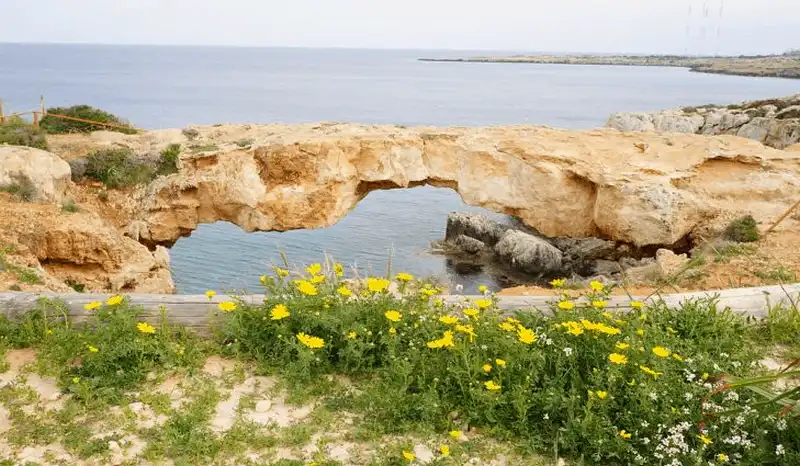 Tạp chí Du lịch Wanderlust Tips Ngắm 6 cây cầu đá tự nhiên cực kì hung vĩ