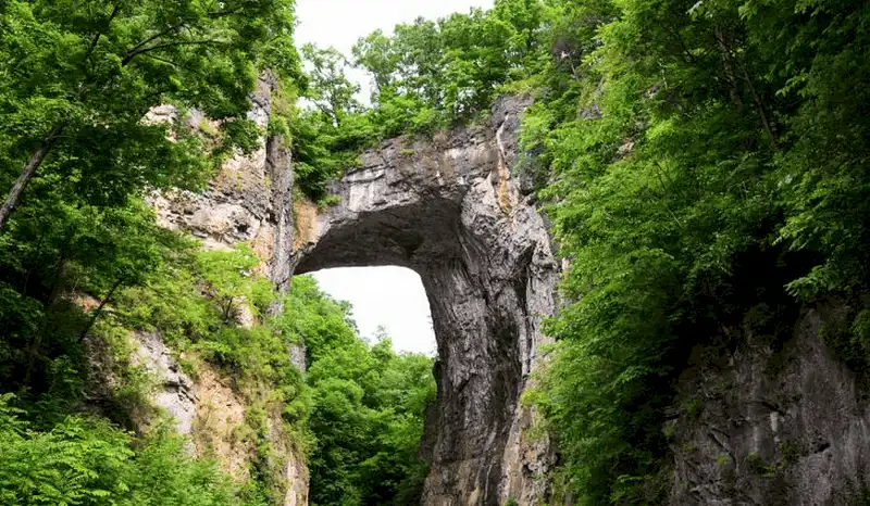 Tạp chí Du lịch Wanderlust Tips Ngắm 6 cây cầu đá tự nhiên cực kì hung vĩ