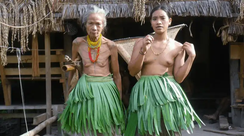 Kỳ lạ bộ tộc Mentawai sống như người tiền sử ở Indonesia 17 Tạp chí du lịch Wanderlust Tips Kỳ lạ bộ tộc Mentawai sống như người tiền sử ở Indonesia