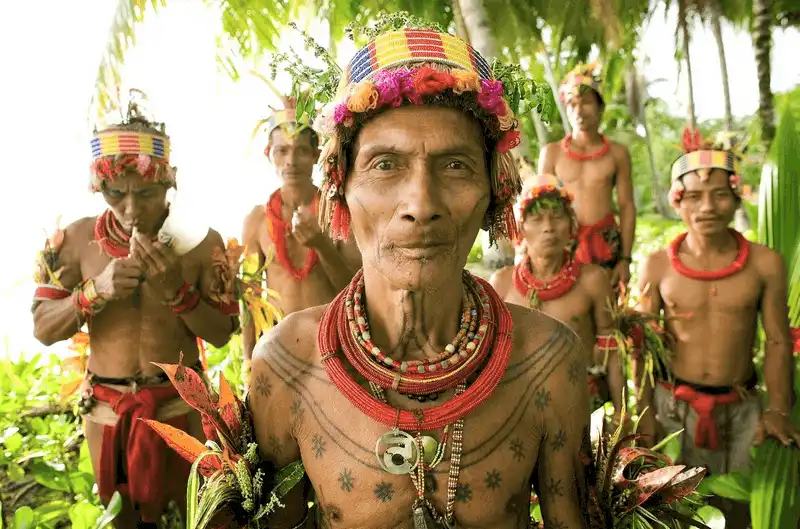 Kỳ lạ bộ tộc Mentawai sống như người tiền sử ở Indonesia 8 Tạp chí du lịch Wanderlust Tips Kỳ lạ bộ tộc Mentawai sống như người tiền sử ở Indonesia