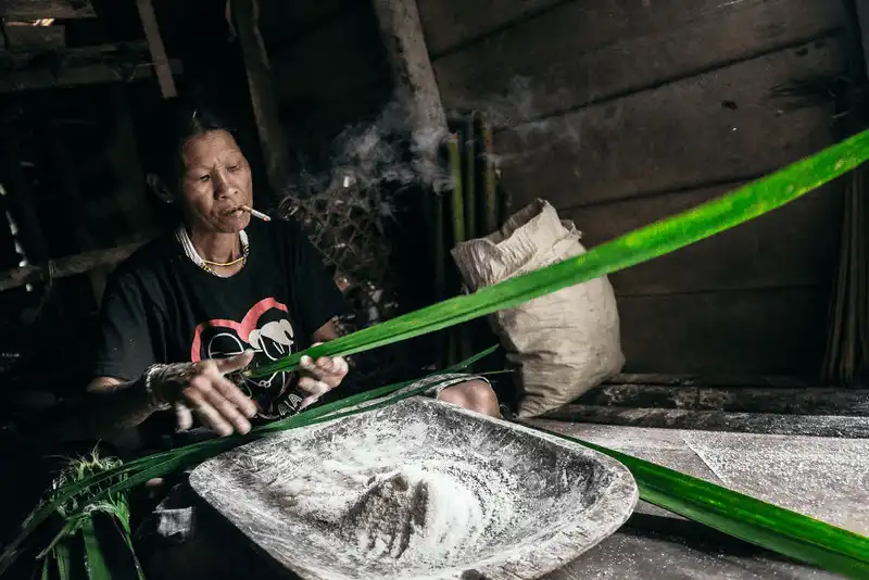 Kỳ lạ bộ tộc Mentawai sống như người tiền sử ở Indonesia 12 Tạp chí du lịch Wanderlust Tips Kỳ lạ bộ tộc Mentawai sống như người tiền sử ở Indonesia