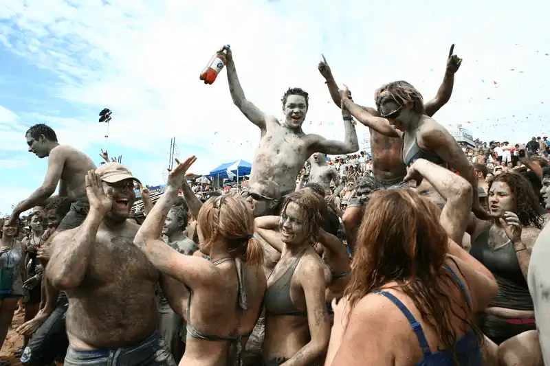 Tạp chí du lịch Wanderlust Tips Tưng bừng lễ hội bùn Boryeong 2018 tại Hàn Quốc