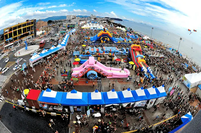 Tạp chí du lịch Wanderlust Tips Tưng bừng lễ hội bùn Boryeong 2018 tại Hàn Quốc