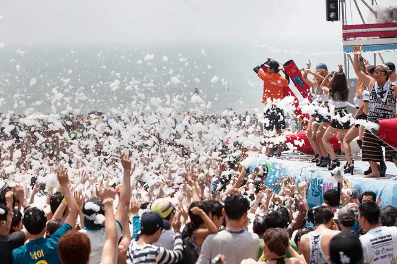 Tạp chí du lịch Wanderlust Tips Tưng bừng lễ hội bùn Boryeong 2018 tại Hàn Quốc