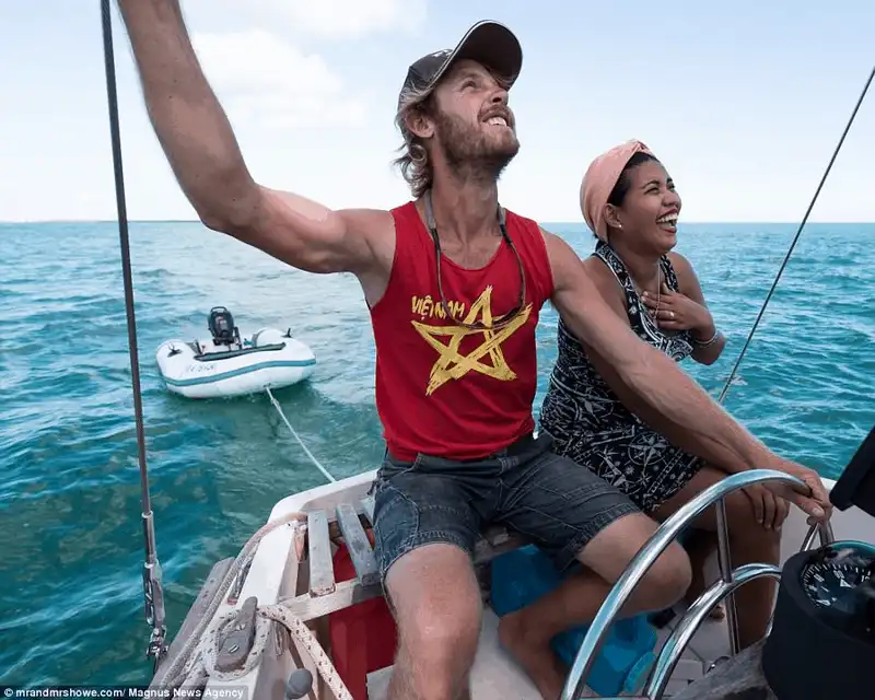 Tạp chí du lịch Wanderlust Tips Cặp đôi bỏ việc đi du lịch thế giới và kiếm 100.000USD mỗi năm