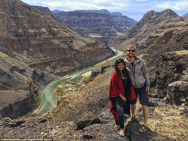 Tạp chí du lịch Wanderlust Tips Cặp đôi bỏ việc đi du lịch thế giới và kiếm 100.000USD mỗi năm