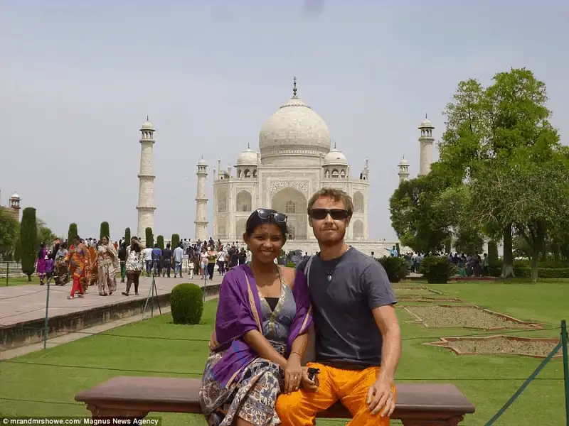 Tạp chí du lịch Wanderlust Tips Cặp đôi bỏ việc đi du lịch thế giới và kiếm 100.000USD mỗi năm