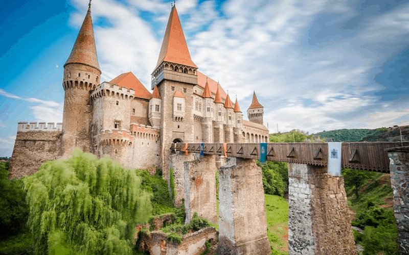 wanderlust tips 15 lau dai thoi trung co lau doi nhat gioi 0