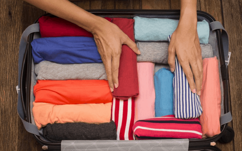 5 mẹo giặt quần áo khi đi du lịch