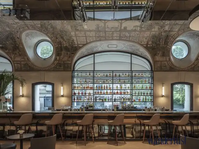 1.WANDERLUST TIPS LUTETIA HOTEL KHACH SAN SANG TRONG NHAT PARIS DA QUAY TRO LAI 1