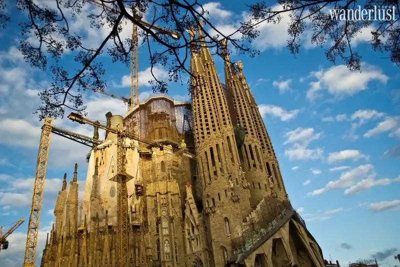 Tạp chí Du lịch Wanderlust Tips Những bí mật của nhà thờ cao nhất Châu Âu La Sagrada Familia
