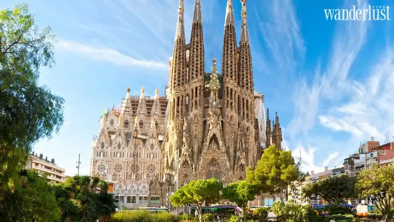 Tạp chí Du lịch Wanderlust Tips Những bí mật của nhà thờ cao nhất Châu Âu La Sagrada Familia