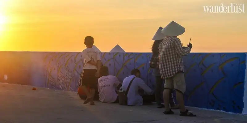 Tạp chí Du lịch Wanderlust Tips Phát sốt với con đường bích họa tràn ngập sắc màu ở Lý Sơn