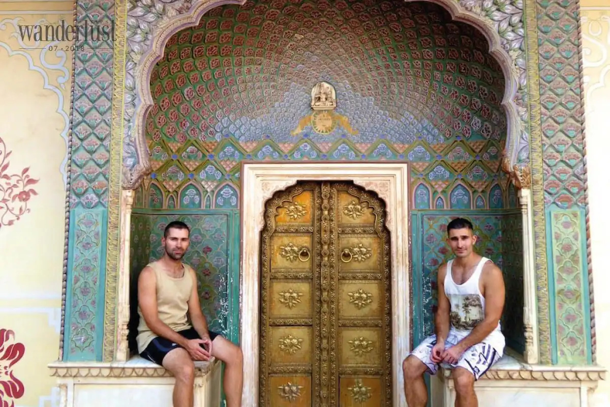 5 cặp đôi travel blogger nổi tiếng truyền cảm hứng cho giới trẻ 10 Wanderlust Tips yeu di va ket noi 07