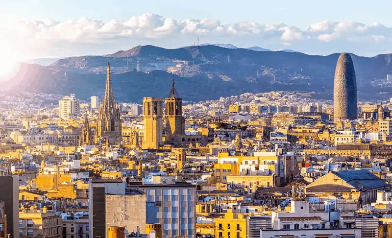 Tạp chí du lịch Wanderlust Tips 10 sự thật về Barcelona mà bạn chưa biết