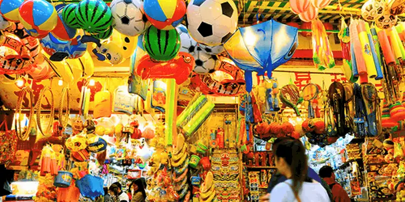 10 chợ đêm mua sắm giá rẻ nổi tiếng của Hong Kong 14 Tạp chí du lịch Wanderlust Tips - 10 chợ đêm Hong Kong nổi tiếng