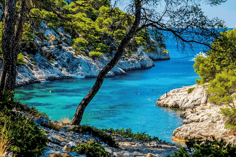 10 địa điểm bạn nhất định phải ghé thăm khi đến Pháp 7 Tạp chí du lịch Wanderlust Tips - 10 địa điểm du khách nhất định phải ghé thăm khi đến Pháp