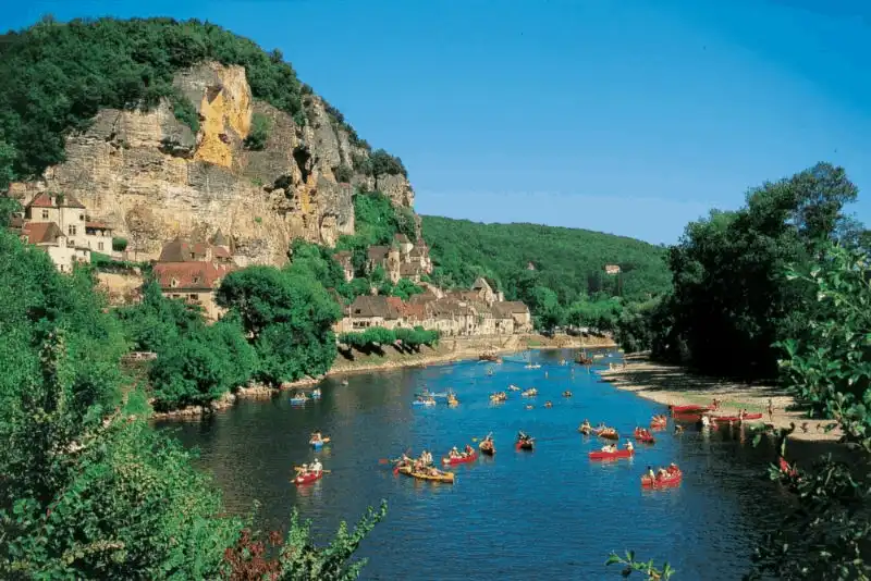 10 địa điểm bạn nhất định phải ghé thăm khi đến Pháp 19 Tạp chí du lịch Wanderlust Tips - 10 địa điểm du khách nhất định phải ghé thăm khi đến Pháp