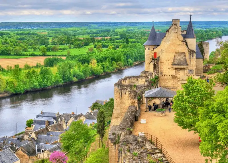 10 địa điểm bạn nhất định phải ghé thăm khi đến Pháp 12 Tạp chí du lịch Wanderlust Tips - 10 địa điểm du khách nhất định phải ghé thăm khi đến Pháp