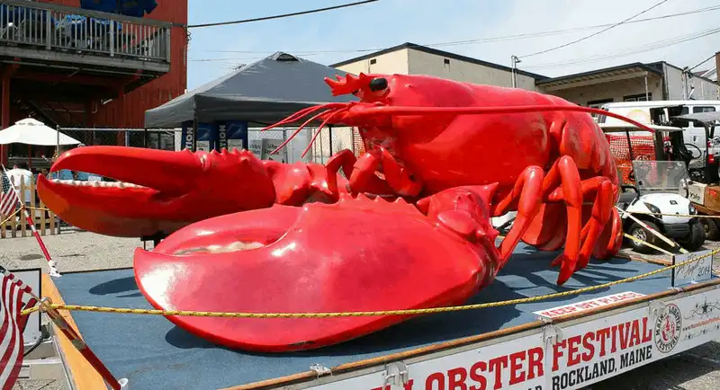 Tạp chí du lịch Wanderlust Tips - 10 địa điểm du lịch hấp dẫn nhất trong tháng 8 