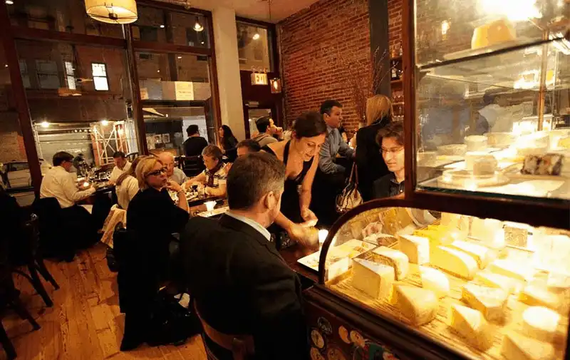  Tạp chí du lịch Wanderlust Tips - 10 nhà hàng mà người yêu phô mai nên ghé đến một lần trong đời