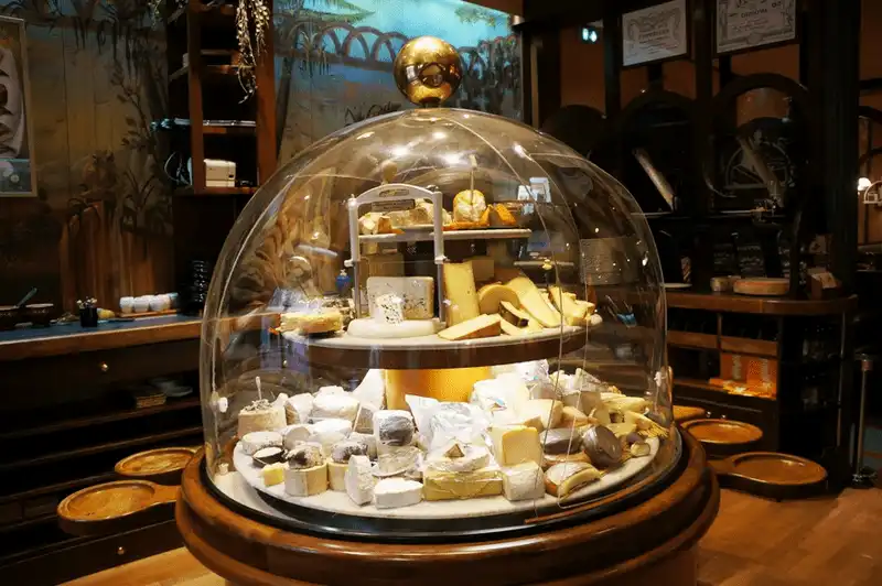  Tạp chí du lịch Wanderlust Tips - 10 nhà hàng mà người yêu phô mai nên ghé đến một lần trong đời