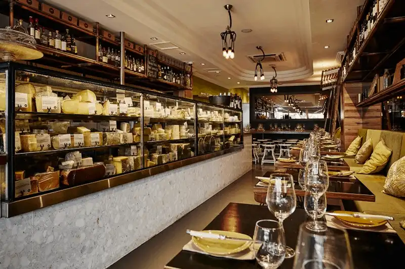  Tạp chí du lịch Wanderlust Tips - 10 nhà hàng mà người yêu phô mai nên ghé đến một lần trong đời