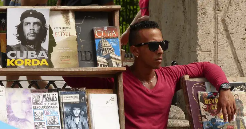 7 địa điểm mua quà lưu niệm tại Havana, Cuba 8 Tạp chí Du lịch Wanderlust Tips 7 địa điểm mua quà lưu niệm tại Havana, Cuba
