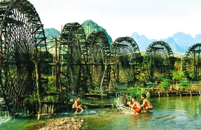 wanderlust tips du lich bui viet nam voi 9 meo huu ich tu Rough Guides 09