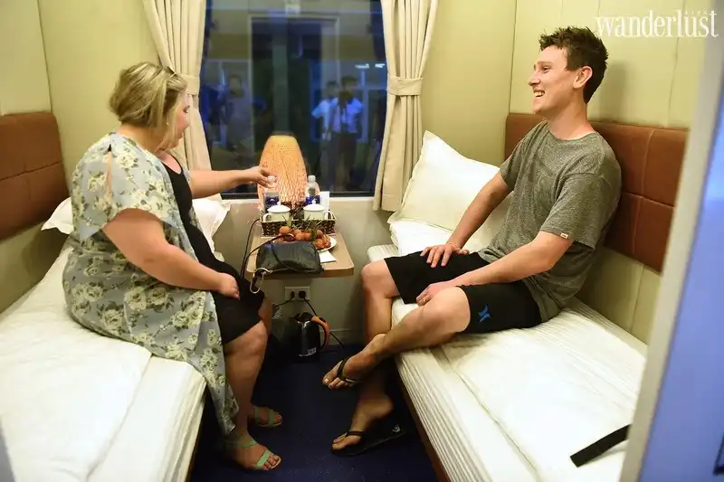 wanderlust tips duong sat viet nam lan dau cung cap toa xe khoang 2 giuong nam 02