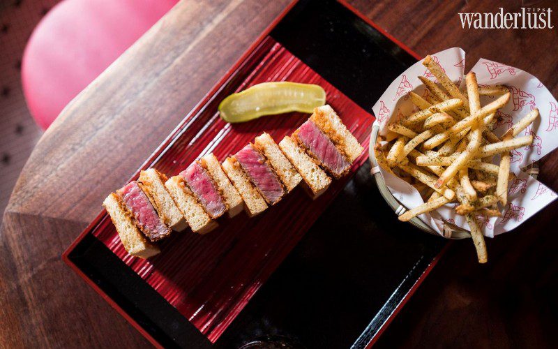 Sandwich bò Wagyu Nhật Bản: Đồ ăn nhanh có mức giá nhà hàng Michelin 5 Wanderlust Tips sandwich bo wagyu thuc an nhanh co muc gia michelin 01 e1571325634982