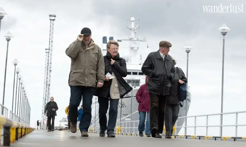 Ghi nhớ 10 mẹo đi biển hữu ích cho những người say sóng 9 Tạp chí Du lịch Wanderlust Tips Ghi nhớ 10 mẹo đi biển hữu ích cho những người say sóng