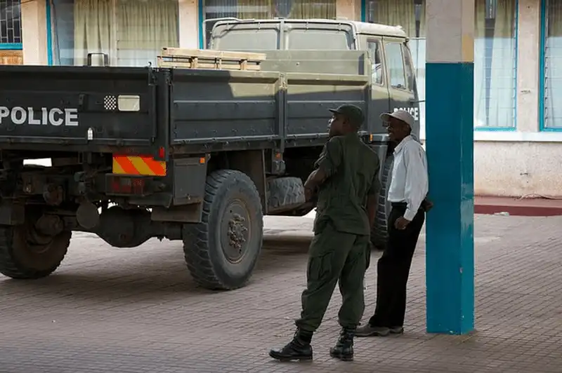 Wanderlust tips 8 dieu ban khong bao gio nen lam o zambia 2