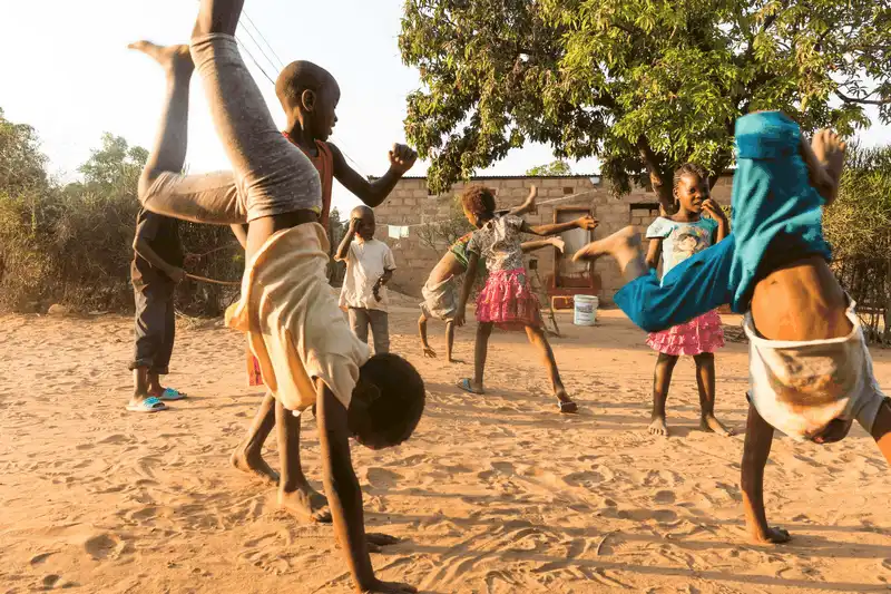 Wanderlust tips 8 dieu ban khong bao gio nen lam o zambia 4