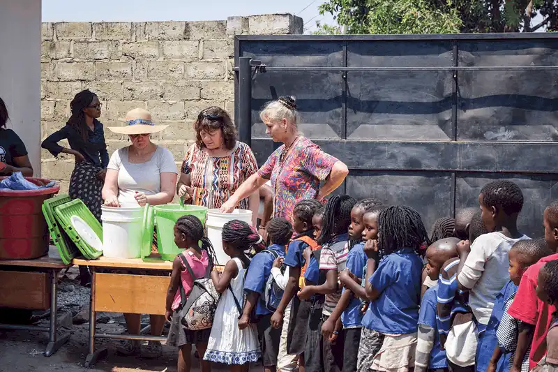 Wanderlust tips 8 dieu ban khong bao gio nen lam o zambia 8