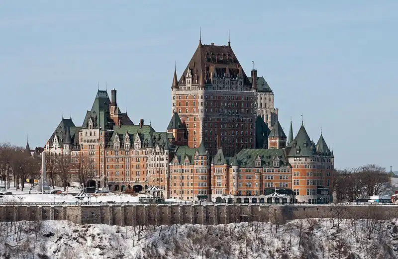 Tạp chí du lịch Wanderlust Tips Le Château Frontenac, khách sạn được chụp ảnh nhiều nhất thế giới