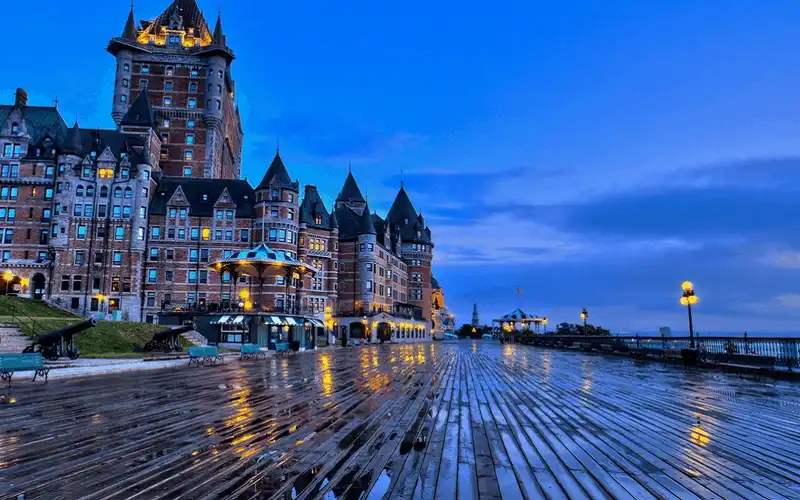 Tạp chí du lịch Wanderlust Tips Le Château Frontenac, khách sạn được chụp ảnh nhiều nhất thế giới