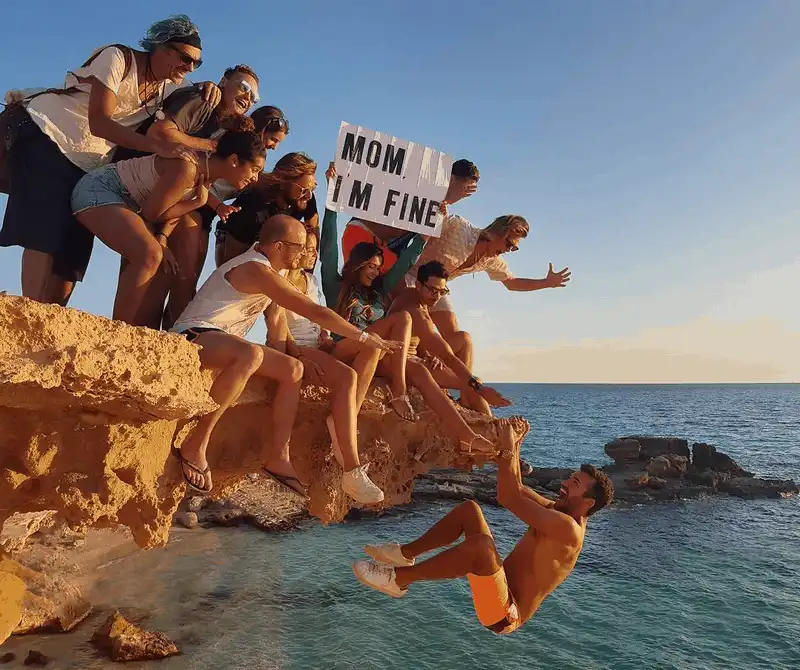 Tạp chí du lịch Wanderlust Tips Jonathan, chàng trai bỏ nhà đi du lịch nhưng vẫn không làm mẹ lo lắng