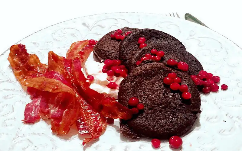 Tạp chí du lịch Wanderlust Tips Blodplättar, món bánh "rùng rợn" làm từ huyết bò