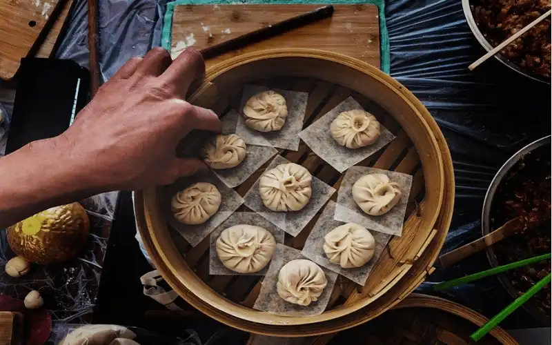 Tạp chí du lịch Wanderlust Tips Câu chuyện đằng sau những món ăn nổi tiếng Thượng Hải