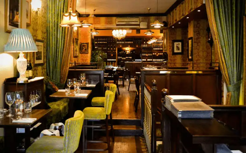 Tạp chí du lịch Wanderlust Tips Dạo qua một vòng thực đơn tại các nhà hàng ở Dublin, Ireland