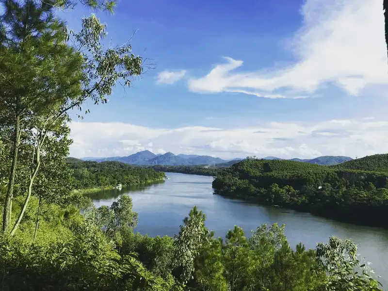 Tạp chí du lịch Wanderlust Tips Đồi Vọng Cảnh, nơi tinh hoa hội tụ của xứ Huế