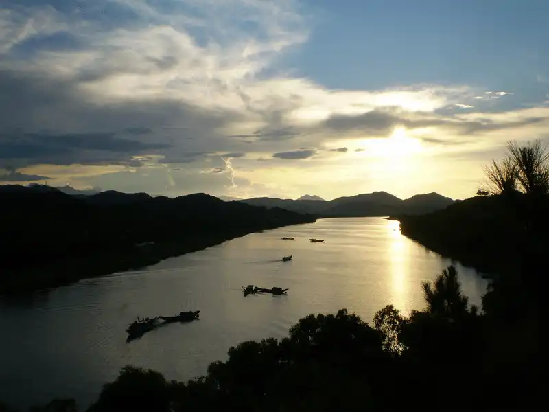 Tạp chí du lịch Wanderlust Tips Đồi Vọng Cảnh, nơi tinh hoa hội tụ của xứ Huế