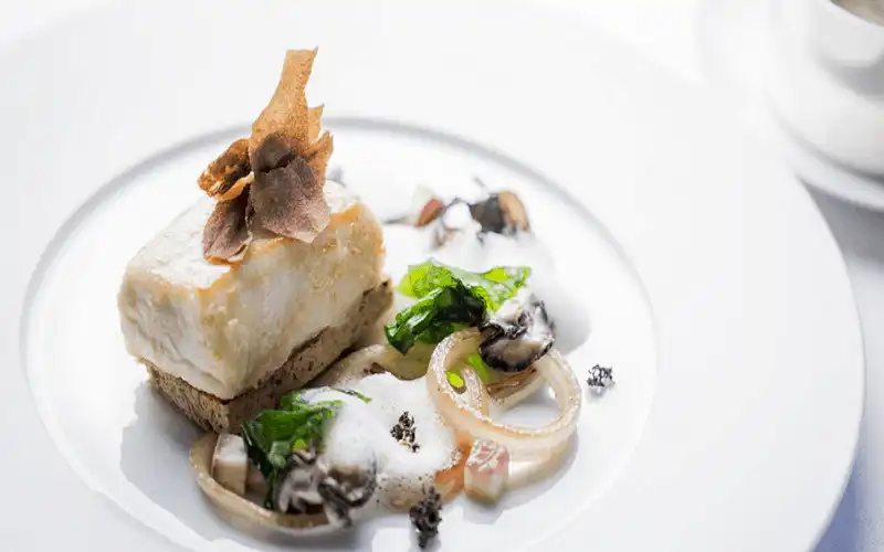 Tạp chí du lịch Wanderlust Tips Đừng bỏ lỡ món ngon của những nhà hàng ở Tsim Sha Tsui, Hồng Kông